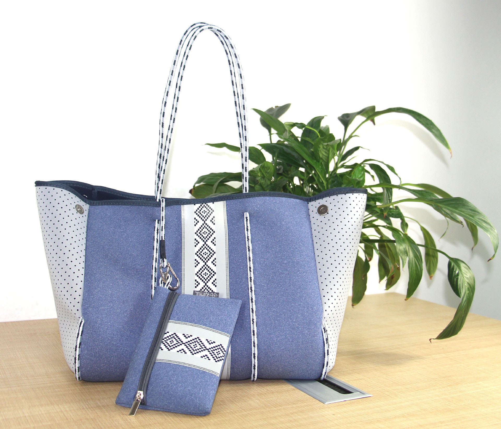 Leisure Handbag